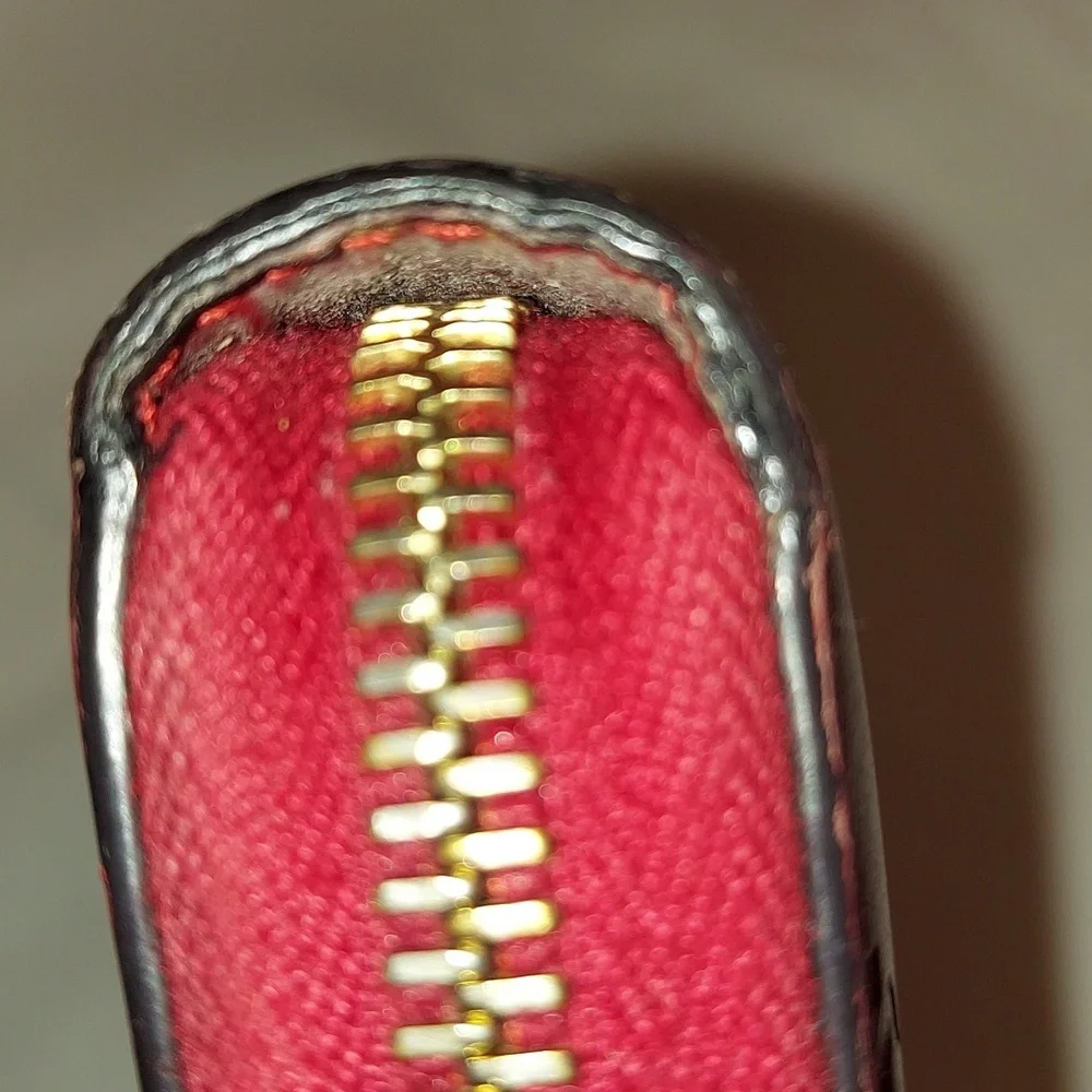 Gucci Guccissima Bow Zip Around Red Leather Zippy Wallet! - Picture 4 of 9
